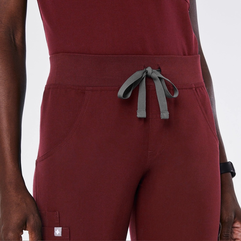 FIGS Kade Cargo Scrub Pants Women Anti-Wrinkle Medical Burgundy Size Large Tall - Picture 4 of 16